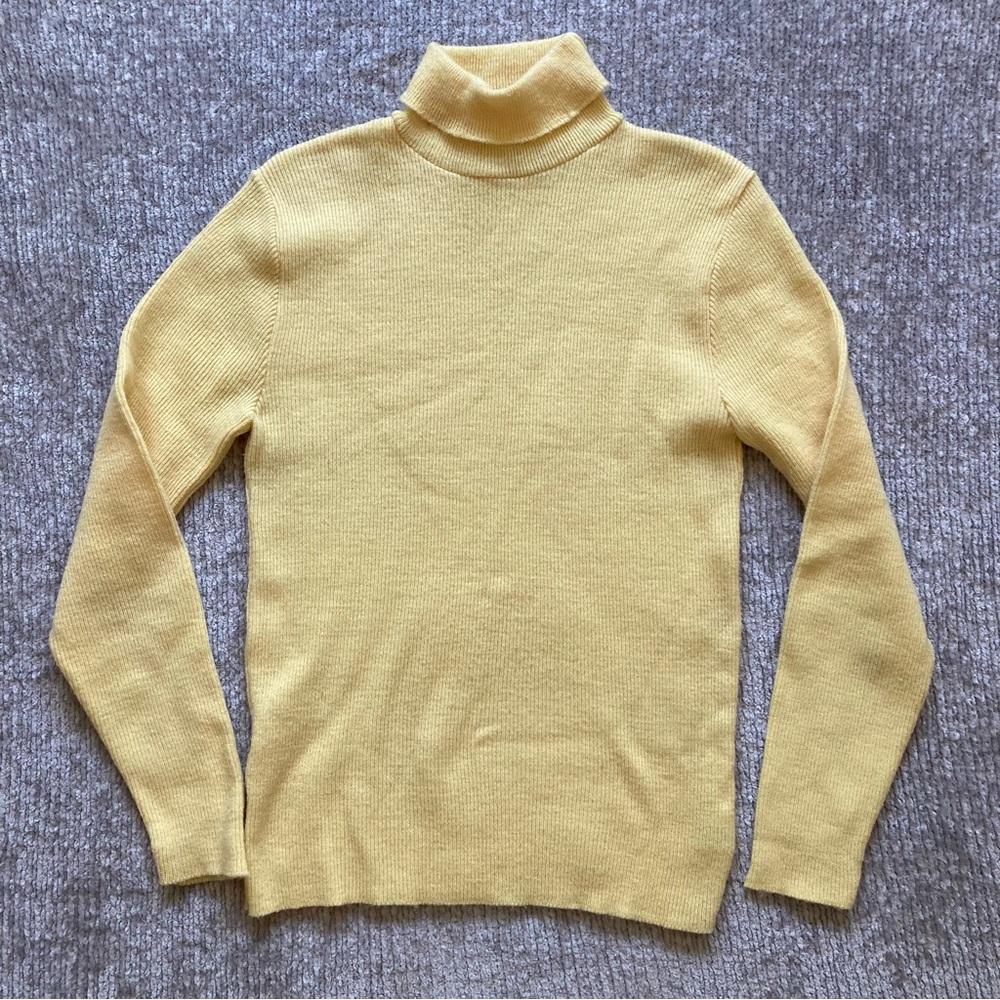Vintage IZOD Pale Butter Yellow Turtleneck Sweater M/L Made in USA Retro Classic